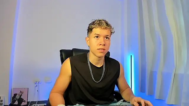 Snapshot of nathan_blake chatting on November 30, 3:57 pm nathan blake online show from November 30, 3:57 pm