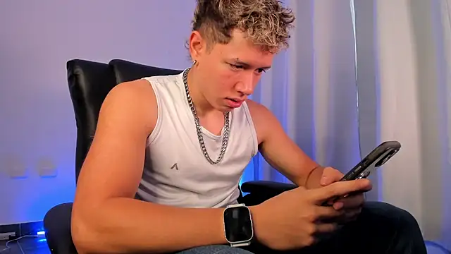 Snapshot of nathan_blake chatting on November 24, 3:23 pm nathan blake online show from November 24, 3:23 pm