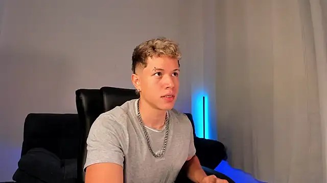 Snapshot of nathan_blake chatting on October 22, 8:08 pm nathan blake online show from October 22, 8:08 pm