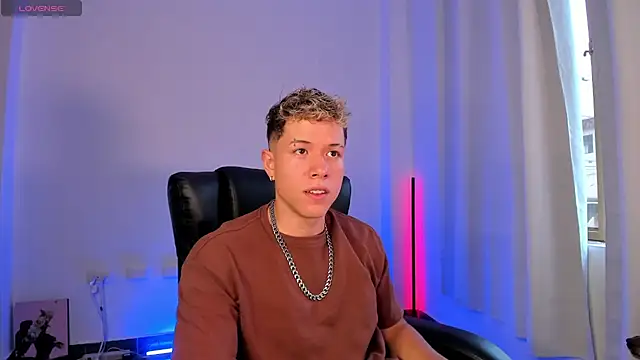 Snapshot of nathan_blake chatting on November 10, 8:03 pm nathan blake online show from November 10, 8:03 pm