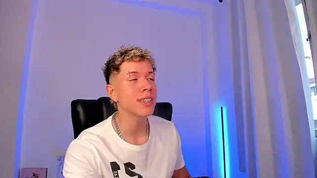 Snapshot of nathan_blake chatting on November 26, 8:09 pm nathan blake online show from November 26, 8:09 pm