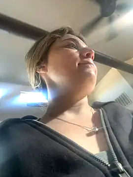 M1l3yD3w online show from November 12, 4:44 pm