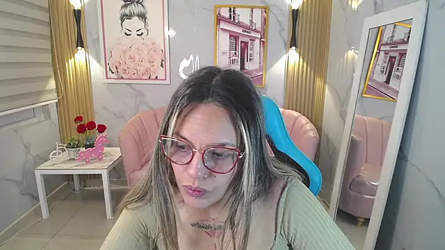 Jade Jones a online show from November 28, 3:39 am