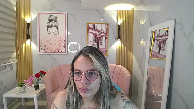 Jade Jones a online show from November 5, 3:31 am