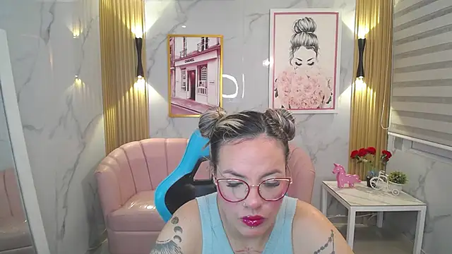 Jade Jones a online show from September 21, 3:55 am