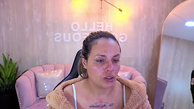 Jade Jones a online show from November 14, 3:54 am