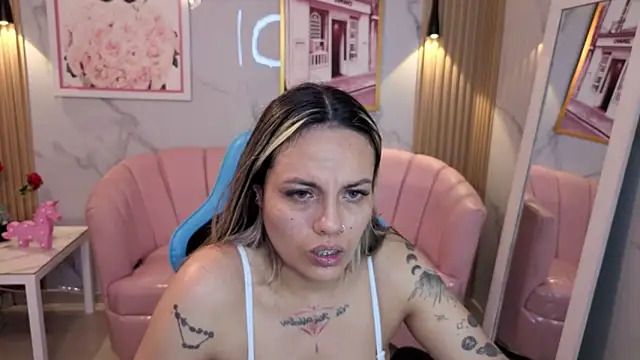 Jade Jones a online show from September 13, 3:50 am