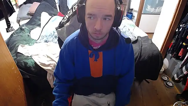 womenhateme69 online show from April 17, 7:06 pm