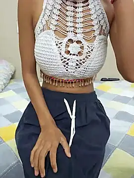 Snapshot of SchoolGirl_Sona chatting on November 28, 12:33 am SchoolGirl Sona online show from November 28, 12:33 am