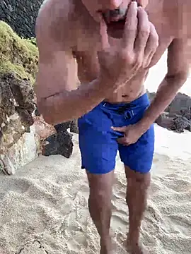 CasadoLutadorBigStuds online show from October 27, 7:04 pm