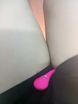 Snapshot of Nana_hd chatting on November 15, 12:31 pm Nana hd online show from November 15, 12:31 pm