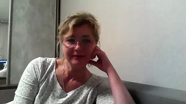 IrynaMolbertx online show from October 4, 6:53 pm