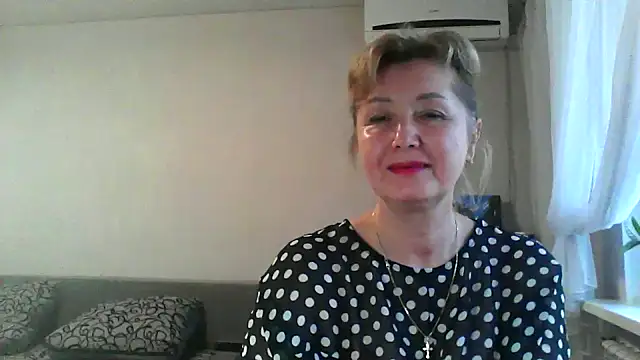 IrynaMolbertx online show from October 15, 8:11 am