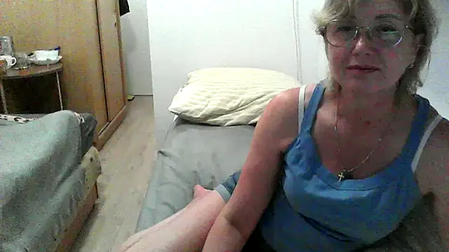 IrynaMolbertx online show from September 10, 6:18 pm