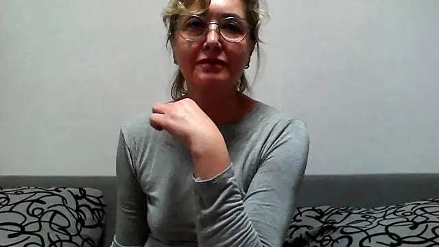 IrynaMolbertx online show from October 11, 8:10 pm