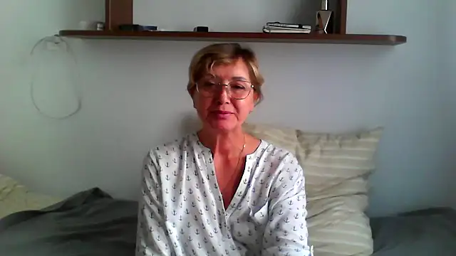 IrynaMolbertx online show from September 22, 1:39 pm
