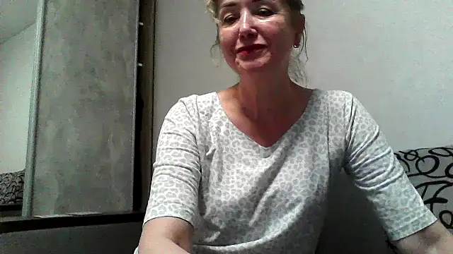 IrynaMolbertx online show from January 15, 3:37 pm