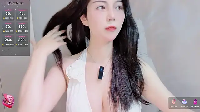Snapshot of Amy-i chatting on June 13, 12:58 pm Amy-i online show from June 13, 12:58 pm