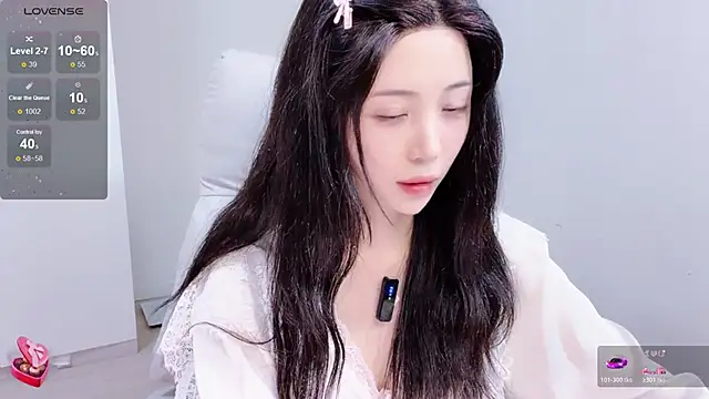 Snapshot of Amy-i chatting on June 20, 3:39 pm Amy-i online show from June 20, 3:39 pm