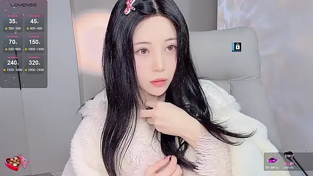 Amy-i online show from February 14, 6:41 pm