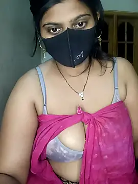 Snapshot of reena502 chatting on May 22, 11:58 pm reena502 online show from May 22, 11:58 pm