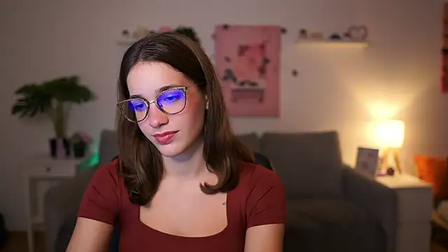 Snapshot of kissie_cat chatting on October 25, 5:57 pm kissie cat online show from October 25, 5:57 pm