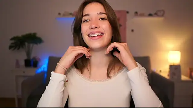 Snapshot of kissie_cat chatting on October 9, 1:11 pm kissie cat online show from October 9, 1:11 pm