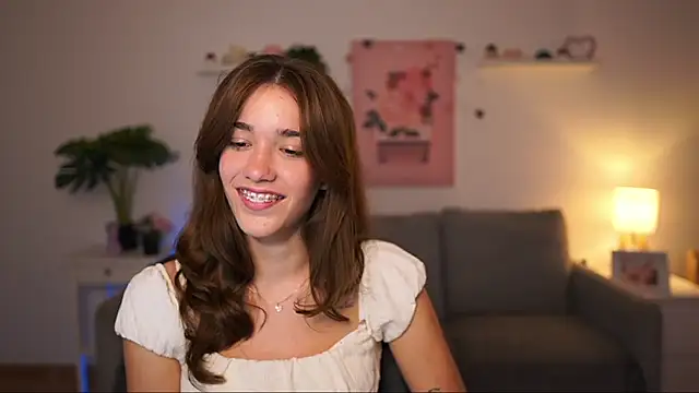 Snapshot of kissie_cat chatting on September 19, 1:15 pm kissie cat online show from September 19, 1:15 pm