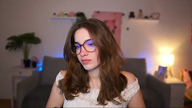 kissie cat online show from February 24, 2:18 pm