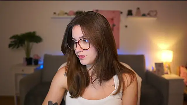 kissie cat online show from February 11, 2:28 pm