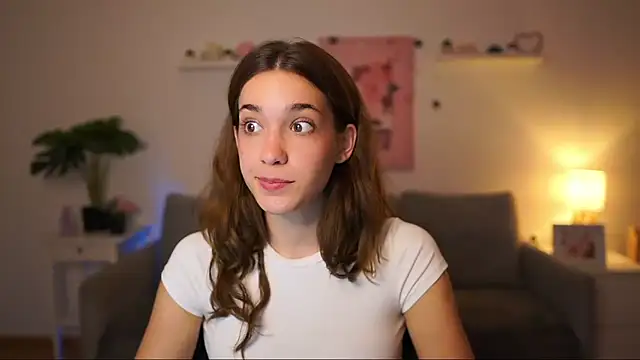 Snapshot of kissie_cat chatting on September 22, 1:50 pm kissie cat online show from September 22, 1:50 pm