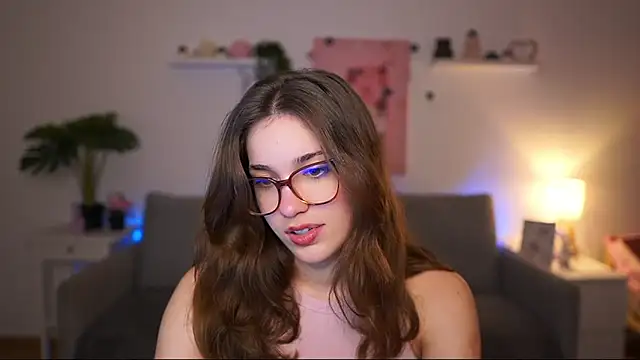 kissie cat online show from March 11, 2:44 pm