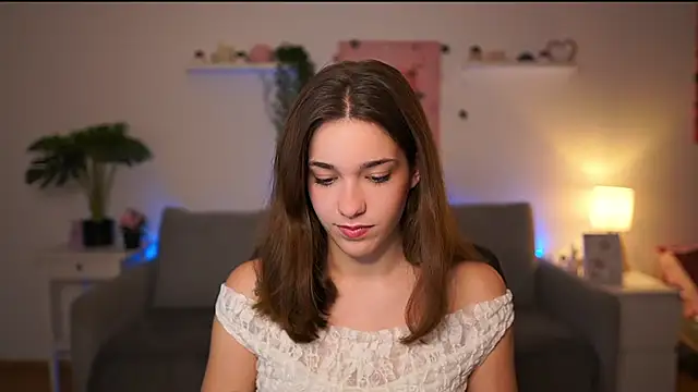 Snapshot of kissie_cat chatting on November 27, 2:17 pm kissie cat online show from November 27, 2:17 pm