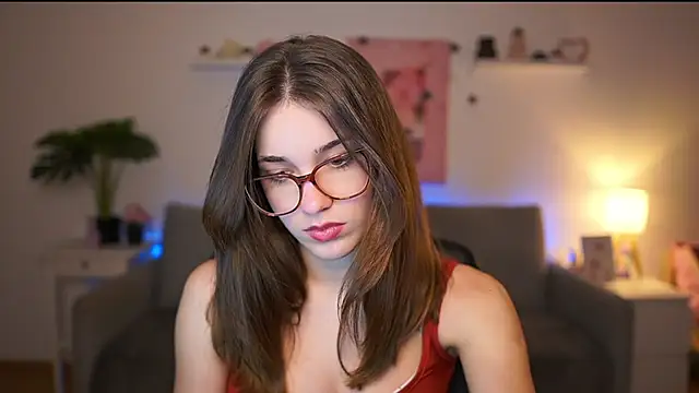 kissie cat online show from February 10, 2:16 pm