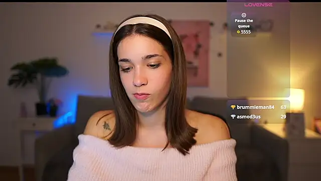 Snapshot of kissie_cat chatting on October 8, 6:41 pm kissie cat online show from October 8, 6:41 pm