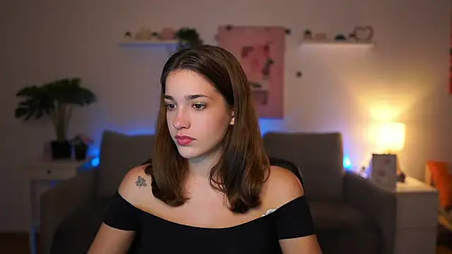 Snapshot of kissie_cat chatting on November 11, 2:12 pm kissie cat online show from November 11, 2:12 pm