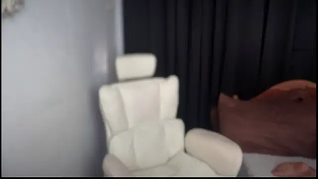 Snapshot of _XXXKittyTingles chatting on November 6, 4:16 am XXXKittyTingles online show from November 6, 4:16 am