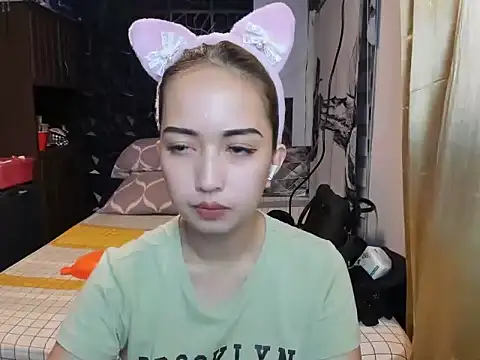 Snapshot of Soft_Angel8 chatting on January 16, 2:43 pm Soft Angel8 online show from January 16, 2:43 pm