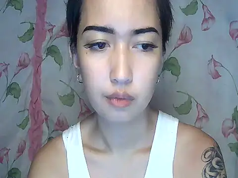 Snapshot of Soft_Angel8 chatting on June 29, 12:27 pm Soft Angel8 online show from June 29, 12:27 pm