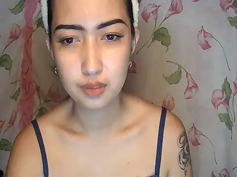 Snapshot of Soft_Angel8 chatting on July 5, 11:06 am Soft Angel8 online show from July 5, 11:06 am