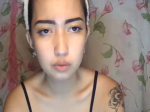 Snapshot of Soft_Angel8 chatting on July 14, 12:00 pm Soft Angel8 online show from July 14, 12:00 pm