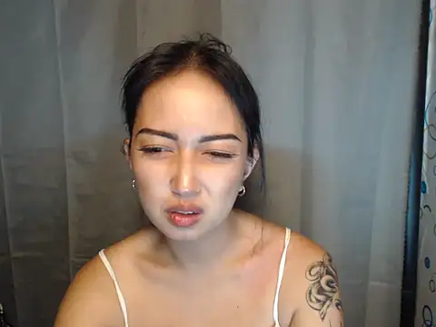 Snapshot of Soft_Angel8 chatting on April 28, 6:12 pm Soft Angel8 online show from April 28, 6:12 pm