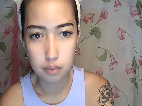 Snapshot of Soft_Angel8 chatting on July 9, 10:37 am Soft Angel8 online show from July 9, 10:37 am