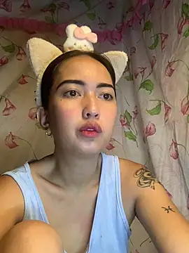 Snapshot of Soft_Angel8 chatting on June 17, 4:23 am Soft Angel8 online show from June 17, 4:23 am