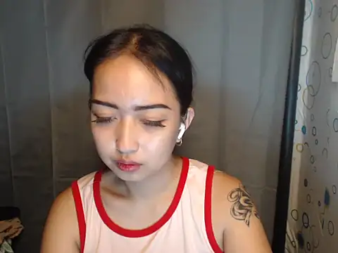 Snapshot of Soft_Angel8 chatting on May 8, 5:44 am Soft Angel8 online show from May 8, 5:44 am