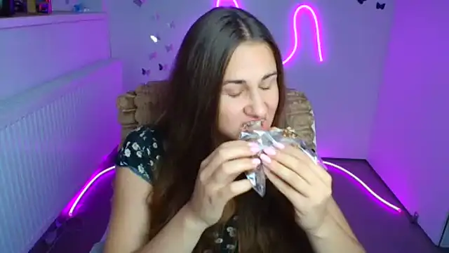 Stefanie Sweet online show from July 3, 5:47 am