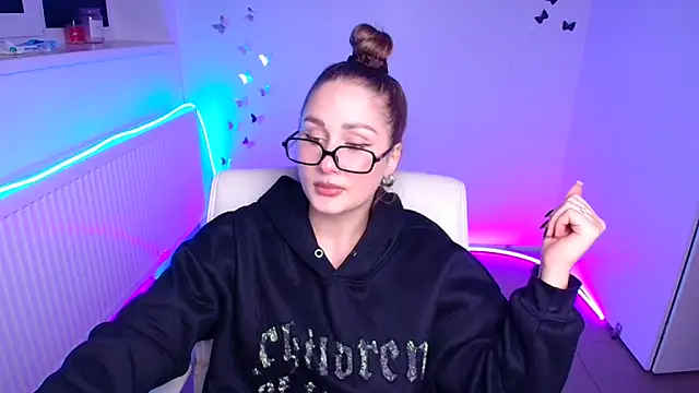 Stefanie Sweet online show from October 21, 11:53 am