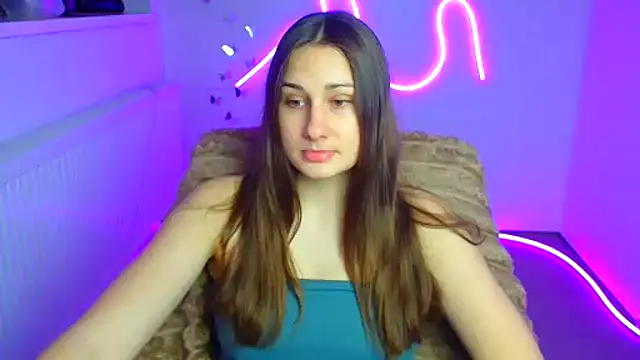 Stefanie Sweet online show from April 18, 5:43 am