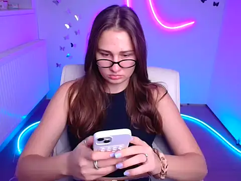 Stefanie Sweet online show from November 4, 6:28 am