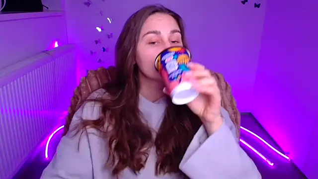 Stefanie Sweet online show from February 12, 6:57 am